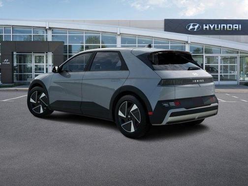 2025 Hyundai IONIQ 5 SE Standard Range