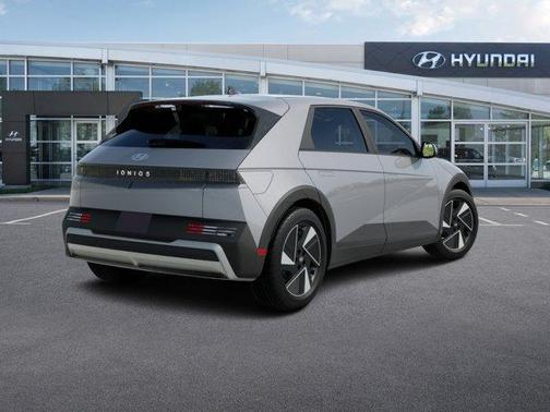 2025 Hyundai IONIQ 5 SE Standard Range