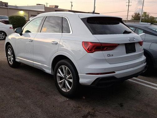 2023 Audi Q3 Premium 45 TFSI S line quattro Tiptronic