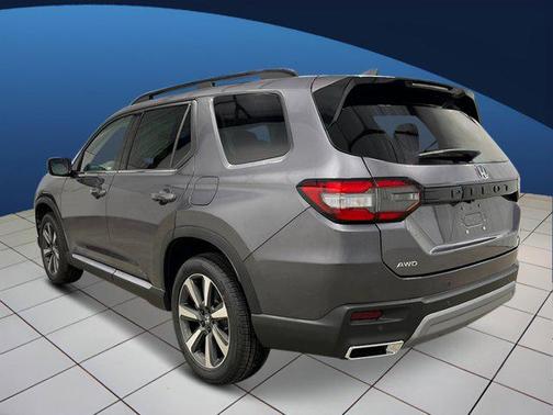 2025 Honda Pilot Touring 8-Passenger