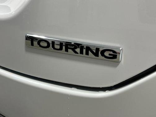 Platinum White Pearl 2026 Honda Pilot Touring 8-Passenger