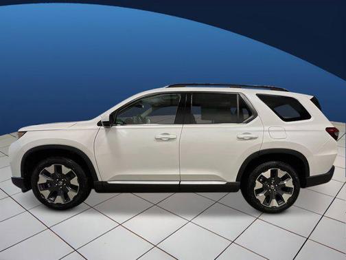 Platinum White Pearl 2026 Honda Pilot Touring 8-Passenger