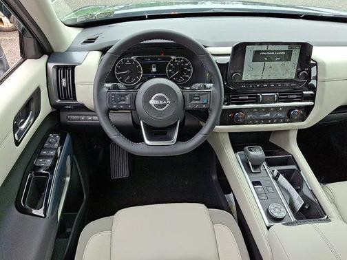 2025 Nissan Pathfinder SL 4WD