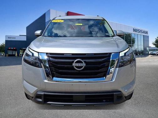 Brilliant Silver Metallic 2024 Nissan Pathfinder SV 4WD