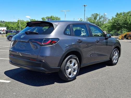 Lunar Silver Metallic 2023 Honda HR-V LX