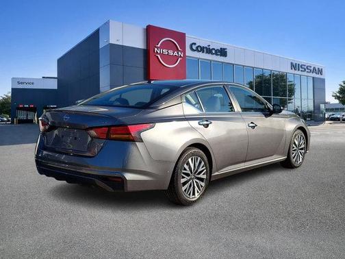Gun Metallic 2024 Nissan Altima 2.5 SV