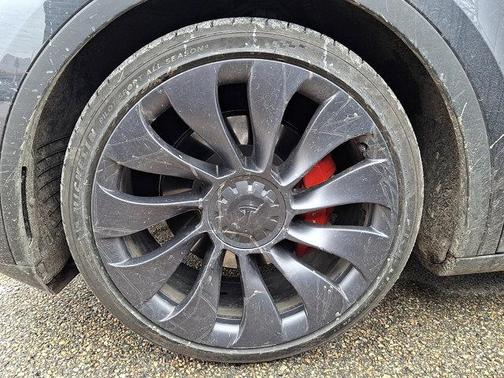 2024 Tesla Model Y Performance Dual Motor All-Wheel Drive