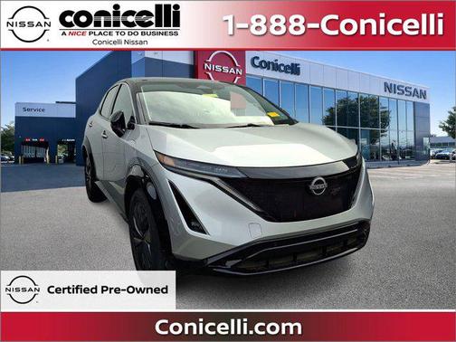 Brilliant Silver Metallic/Black Diamond Pearl 2023 Nissan ARIYA ENGAGE