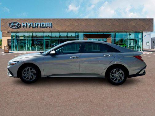 2025 Hyundai ELANTRA HEV Blue