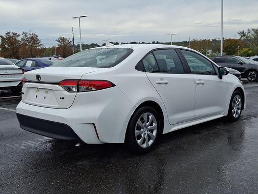 Ice Cap 2025 Toyota Corolla LE
