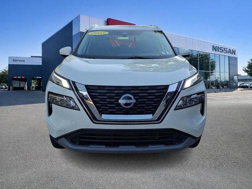 Pearl White Tricoat 2023 Nissan Rogue SV