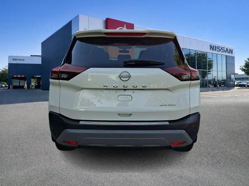 Pearl White Tricoat 2023 Nissan Rogue SV