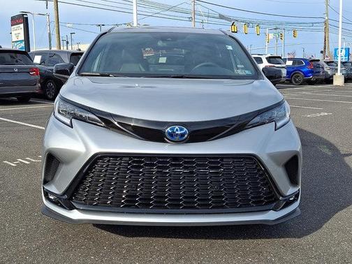 2025 Toyota Sienna XSE 7 Passenger