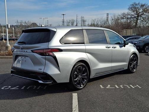 2025 Toyota Sienna XSE 7 Passenger