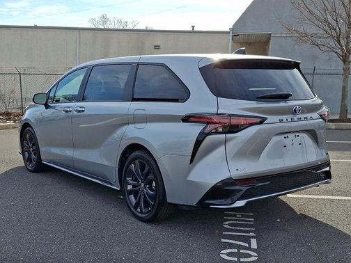 2025 Toyota Sienna XSE 7 Passenger
