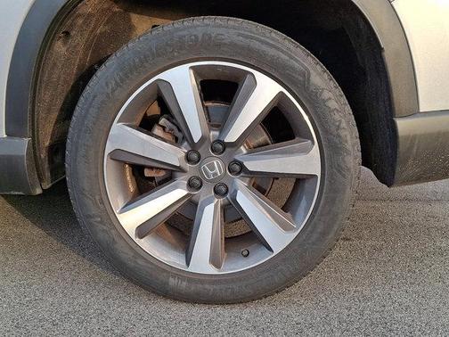 Lunar Silver Metallic 2023 Honda Pilot Touring 8-Passenger