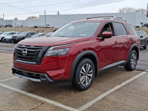 2025 Nissan Pathfinder SL 4WD