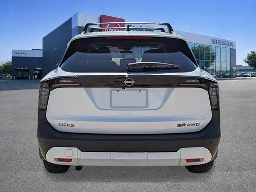 2026 Nissan Kicks SR