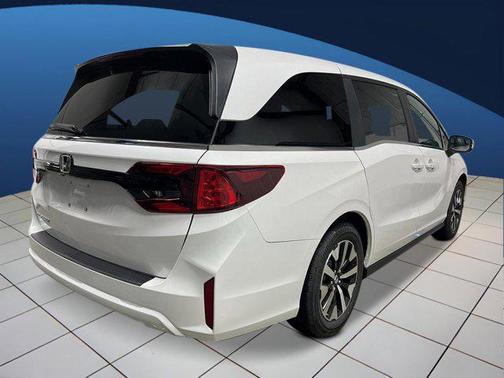 Platinum White Pearl 2026 Honda Odyssey EX-L