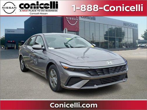 2024 Hyundai ELANTRA SE