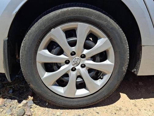 Classic Silv 2023 Toyota Corolla LE