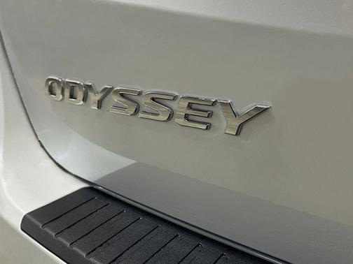 Platinum White Pearl 2026 Honda Odyssey Touring