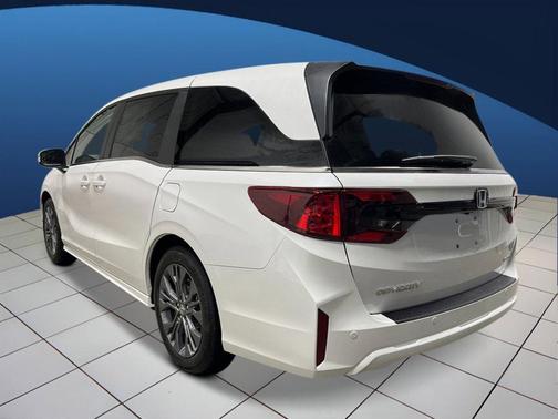 Platinum White Pearl 2026 Honda Odyssey Touring