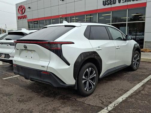 2024 Toyota bZ4X XLE