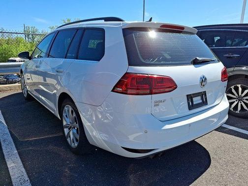 2016 Volkswagen Golf SportWagen TSI SE 4-Door