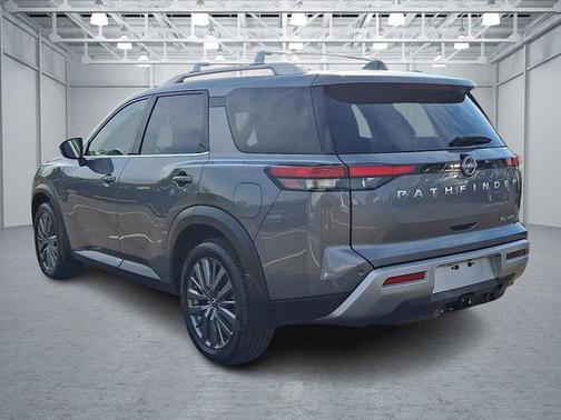 Gun Metallic 2024 Nissan Pathfinder SL 4WD