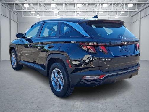 Black Pearl 2024 Hyundai TUCSON SE