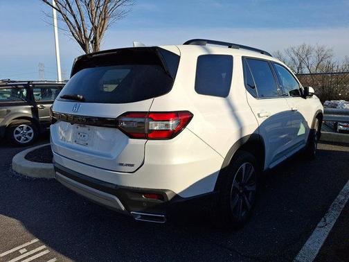 2023 Honda Pilot AWD Elite