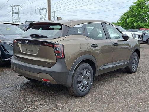 2025 Nissan Kicks S