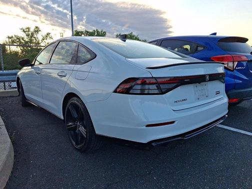 Platinum White Pearl 2023 Honda Accord Hybrid Sport-L
