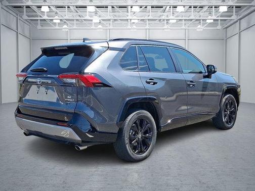 2022 Toyota RAV4 Hybrid SE