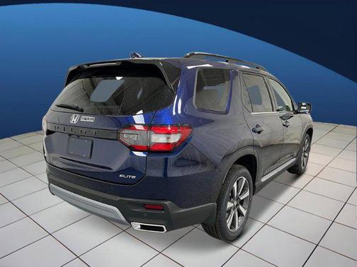 2025 Honda Pilot Touring 8-Passenger