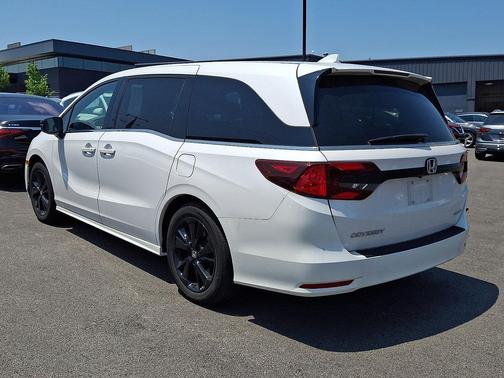Platinum White 2023 Honda Odyssey Sport