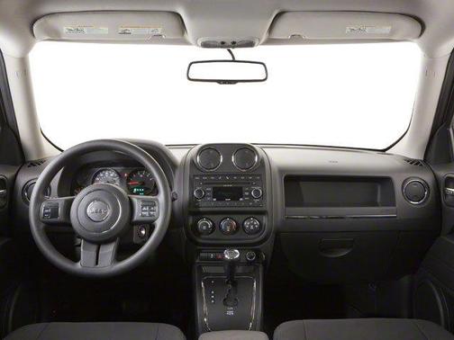 Brilliant Black Crystal Pearl 2010 Jeep Patriot Sport