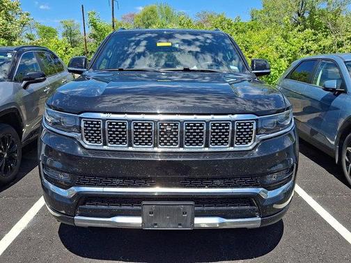 Diamond Black Crystal Pearlcoat 2024 Jeep Grand Wagoneer L 4x4