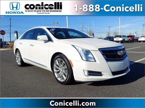 Crystal White Tricoat 2016 Cadillac XTS Luxury