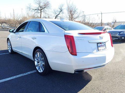 Crystal White Tricoat 2016 Cadillac XTS Luxury