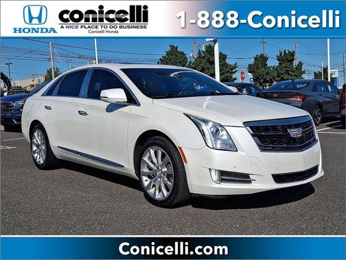 Crystal White Tricoat 2016 Cadillac XTS Luxury