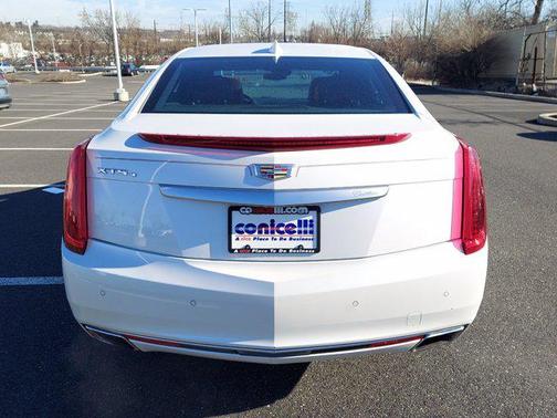 Crystal White Tricoat 2016 Cadillac XTS Luxury