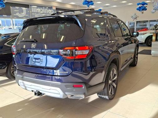 2023 Honda Pilot Touring 8-Passenger