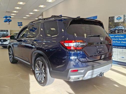 2023 Honda Pilot Touring 8-Passenger