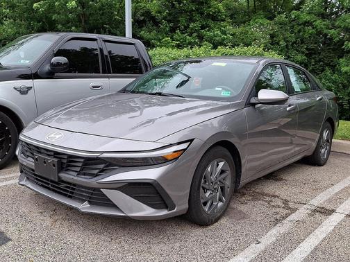 Fluid Metal 2024 Hyundai ELANTRA SEL