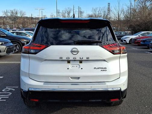 2024 Nissan Rogue Platinum