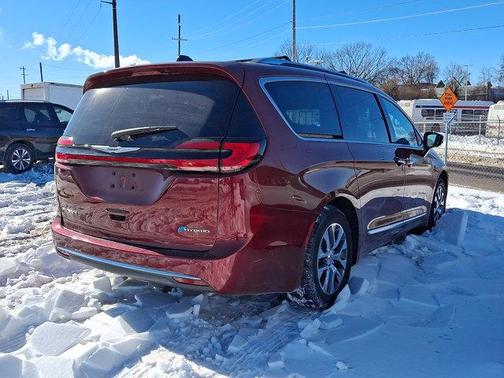 2023 Chrysler Pacifica L