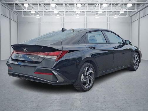 Abyss Black 2025 Hyundai ELANTRA Sport