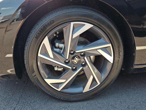 Abyss Black 2025 Hyundai ELANTRA Sport